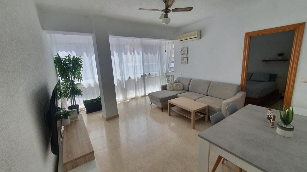 Apartamento centro playa estación de tren Málaga Exterior foto