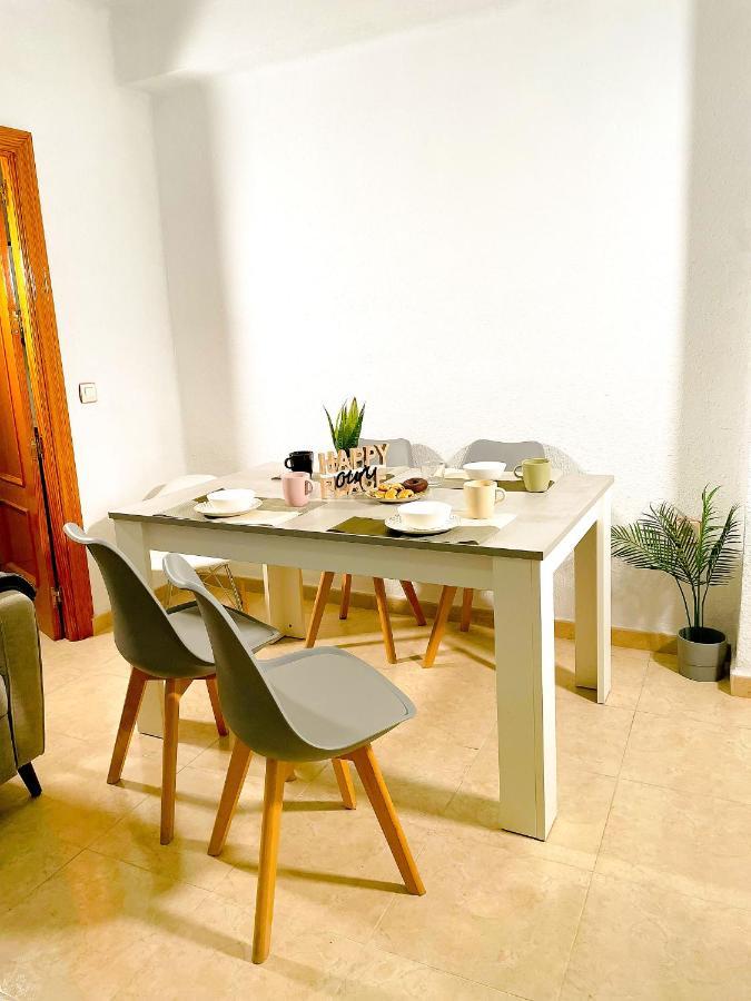 Apartamento centro playa estación de tren Málaga Exterior foto